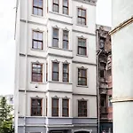 Charming 2bd2bath Galata Tower Unique Home! #409 *