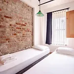 Charming 2bd2bath Galata Tower Unique Home! #409 Daire İstanbul