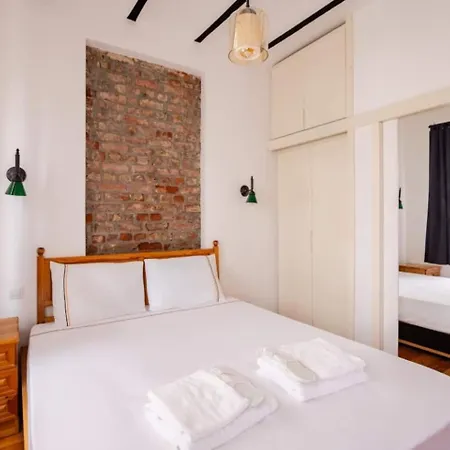 Charming 2bd2bath Galata Tower Unique Home! #409 Istanbul