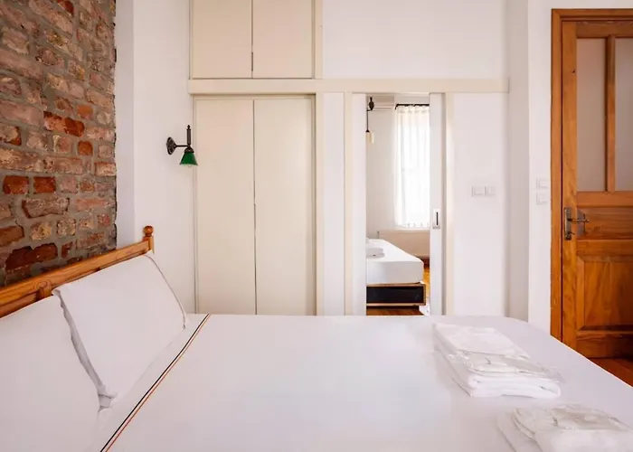 Charming 2bd2bath Galata Tower Unique Home! #409