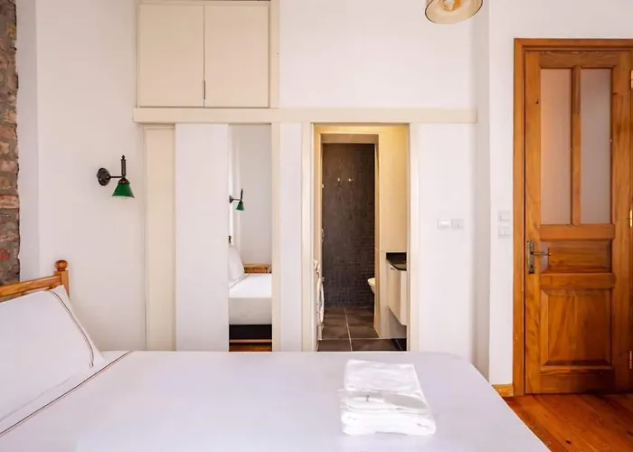 Charming 2bd2bath Galata Tower Unique Home! #409 Appartement Istanboel